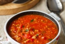 Фото - Густой томатный суп с фаршем и чечевицей