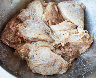 Куриные бедра, запеченные в пряном соусе