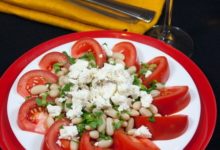 Фото - Салат из томатов и фасоли в средиземноморском стиле