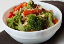 Фото - Теплый салат из перца и брокколи