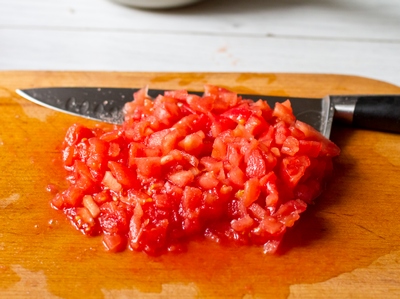 Жареная треска с томатно-грибным соусом